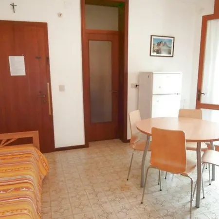 Debussy 4b Apartment Lignano Sabbiadoro